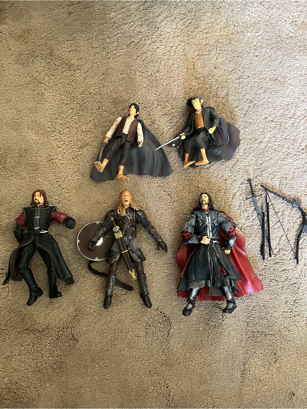Lot of Kids Toy Action Figures, Lord of the Rings figures with capes and weapons